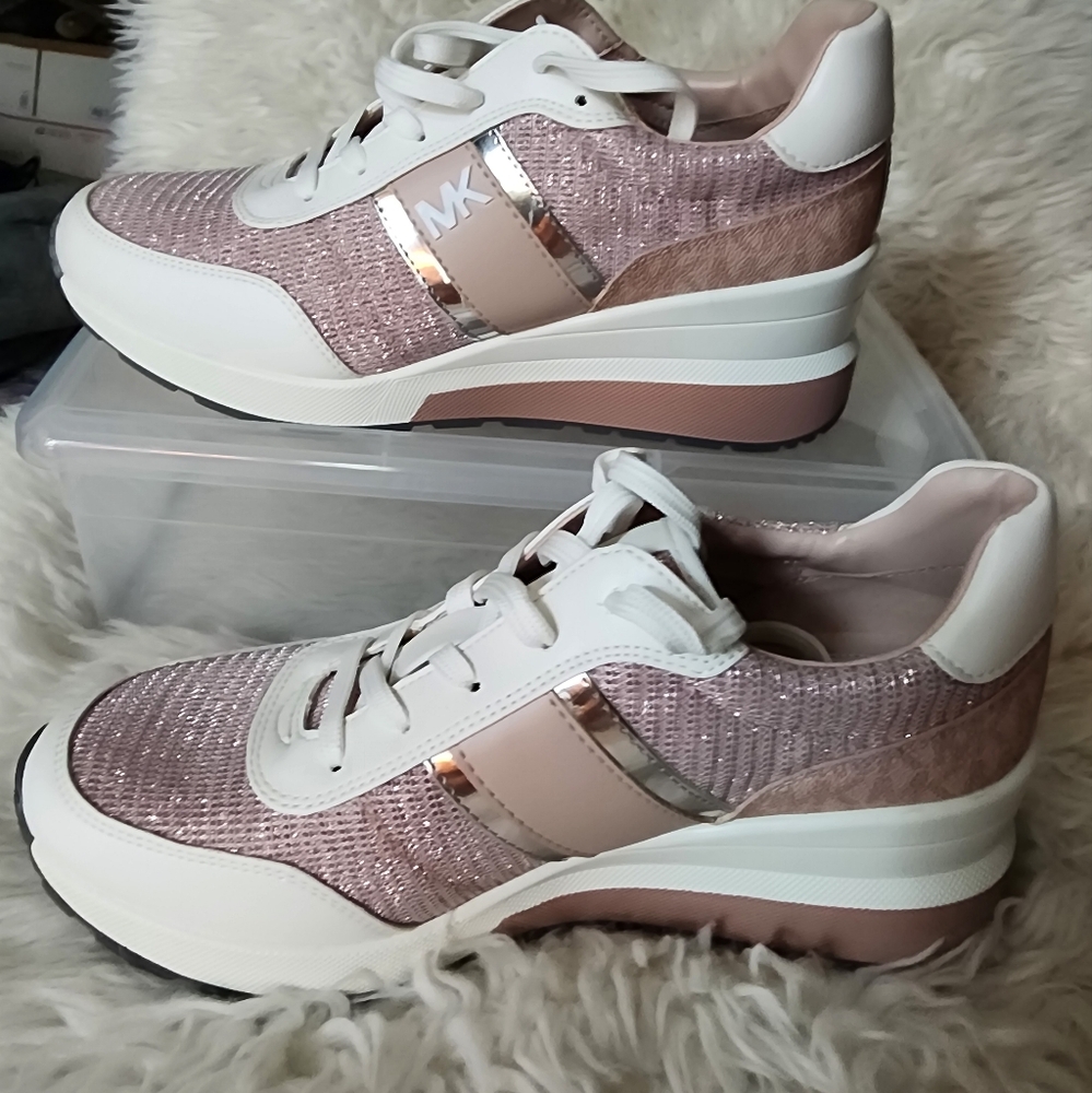 9W. NWOT. NEVER WORN. Michael Kors Pink and White Mabel Trainer Sneakers